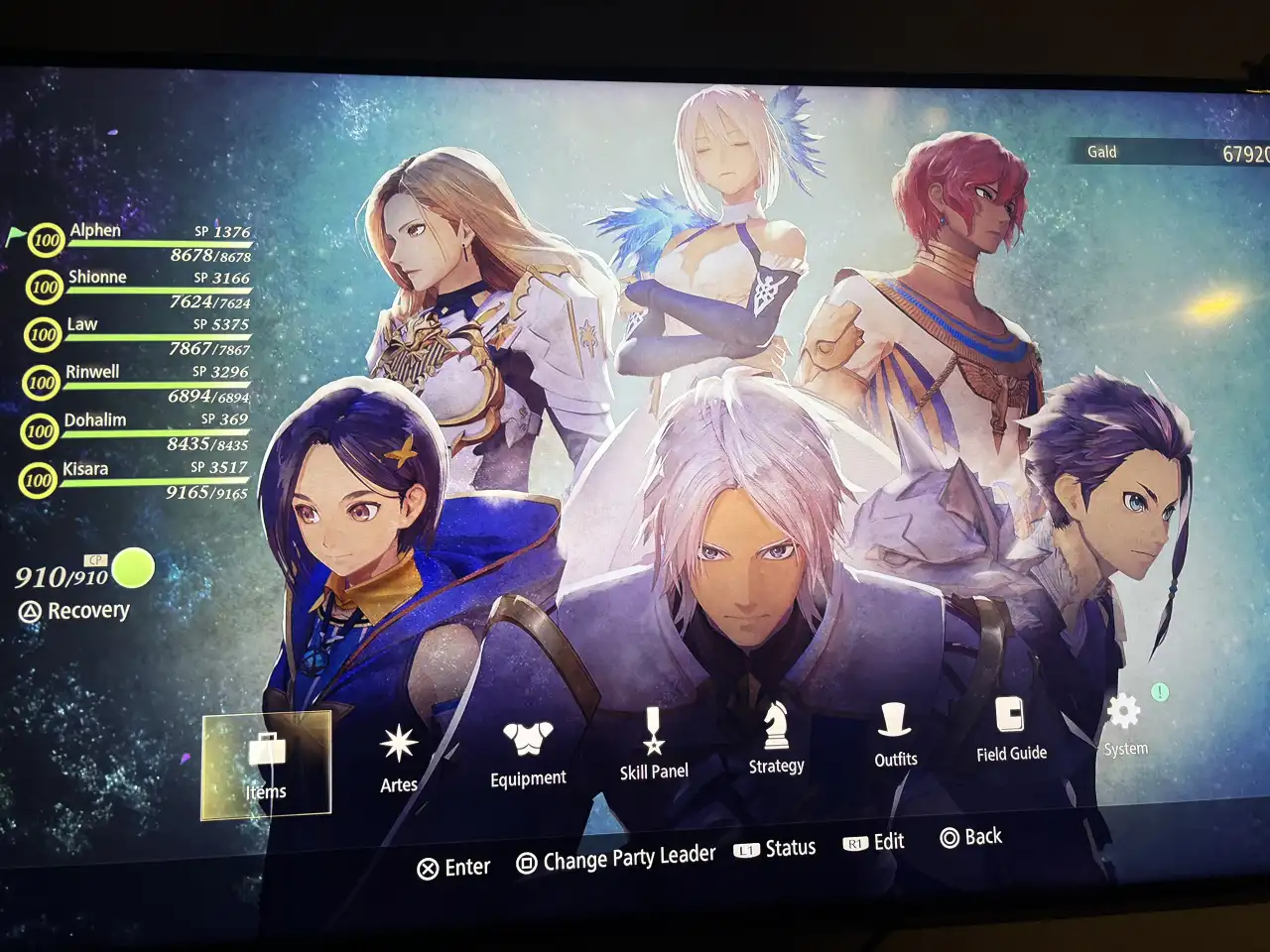 Party menu, everyone at lvl 100 with 910 CP.