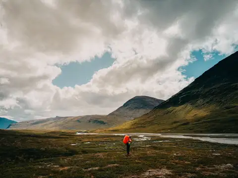 Climbing to Tjäktja