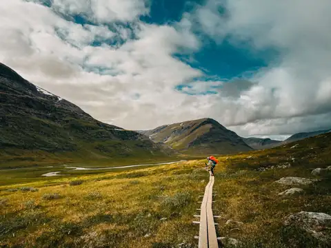 Climbing to Tjäktja